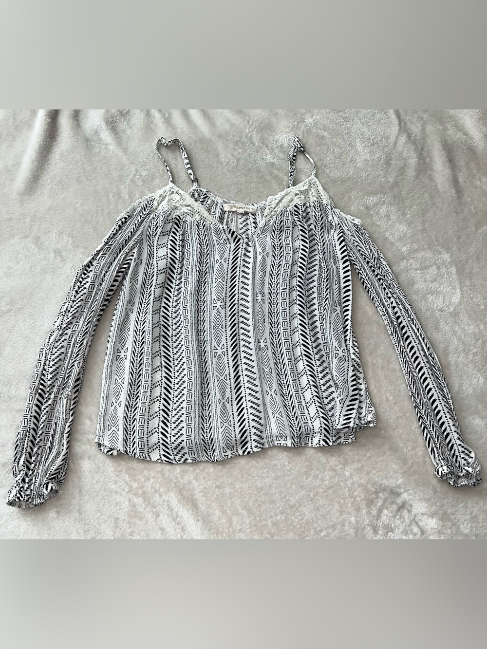 Rewind Black & White Geo Cold-Shoulder Lace Trim Tunic